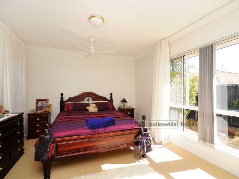 18 Dartmouth Court, Varsity Lakes QLD 4227
