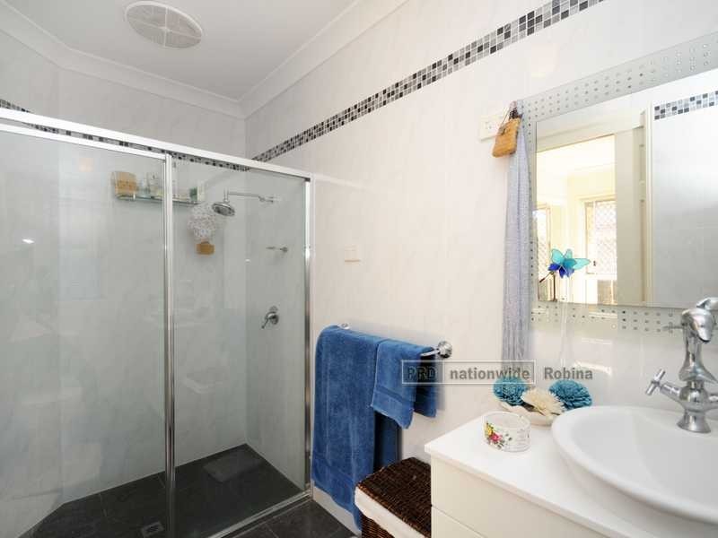 18 Dartmouth Court, Varsity Lakes QLD 4227