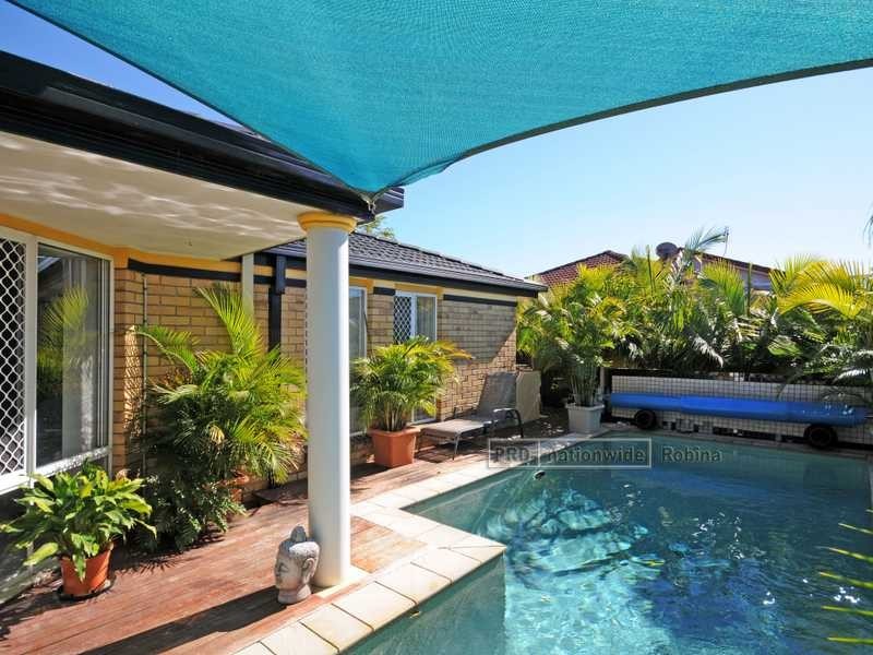 18 Dartmouth Court, Varsity Lakes QLD 4227