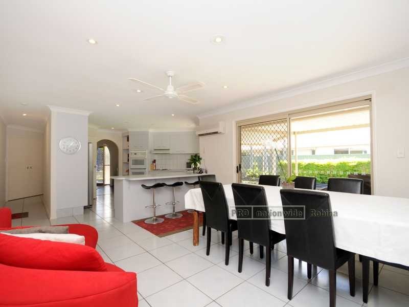 27 Coronet Crescent, Burleigh Waters QLD 4220