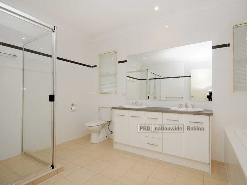 11 Hewson Court, Mudgeeraba QLD 4213