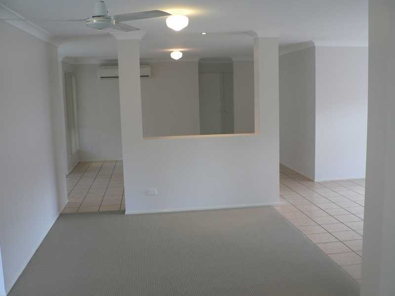 4 Glastonbury Drive, Mudgeeraba QLD 4213