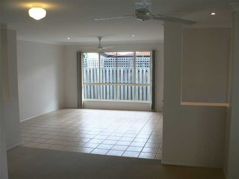 4 Glastonbury Drive, Mudgeeraba QLD 4213