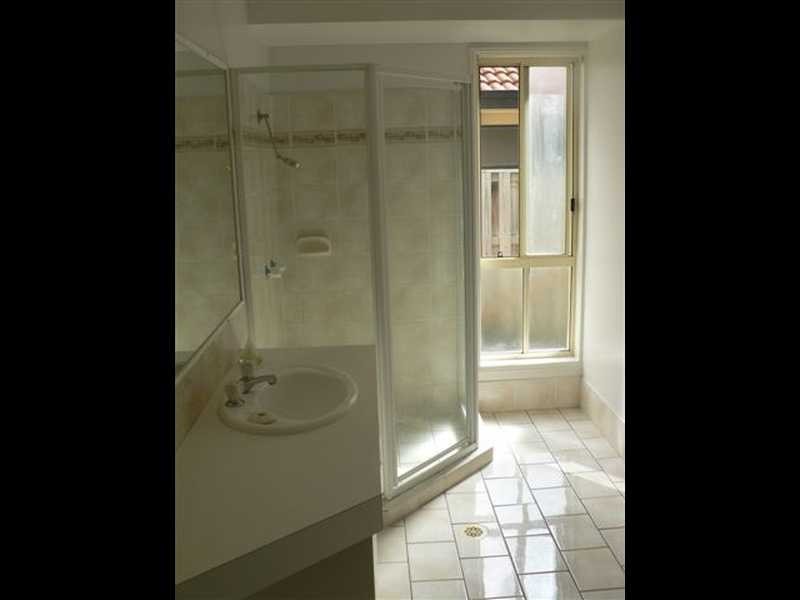 4 Glastonbury Drive, Mudgeeraba QLD 4213