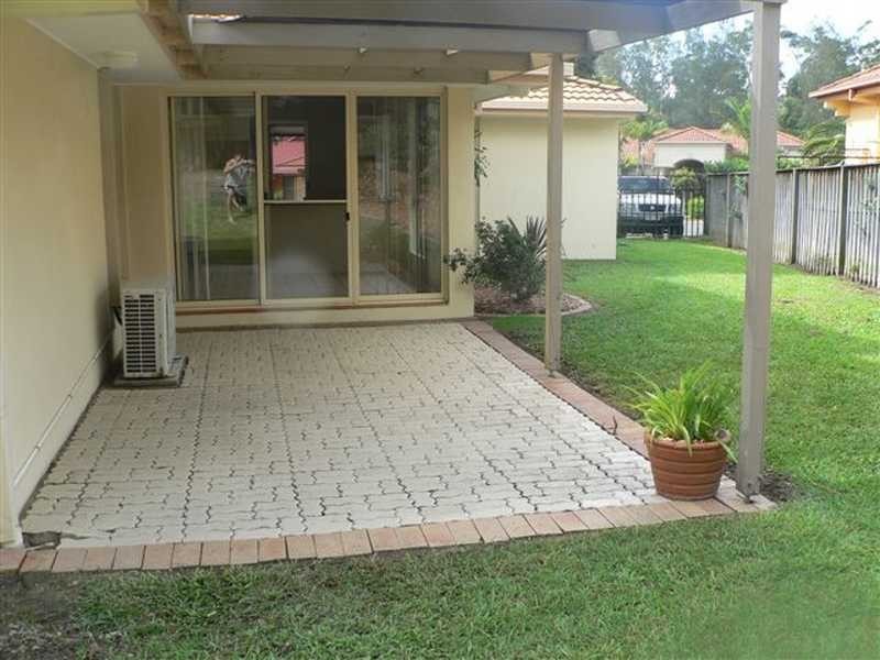 4 Glastonbury Drive, Mudgeeraba QLD 4213