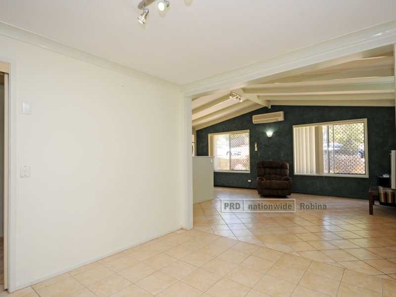 9 Willow Street, Varsity Lakes QLD 4227