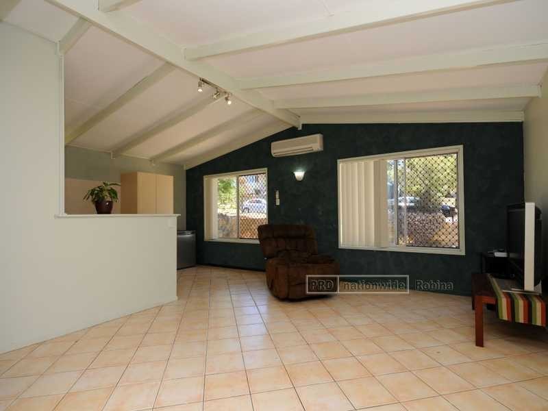 9 Willow Street, Varsity Lakes QLD 4227