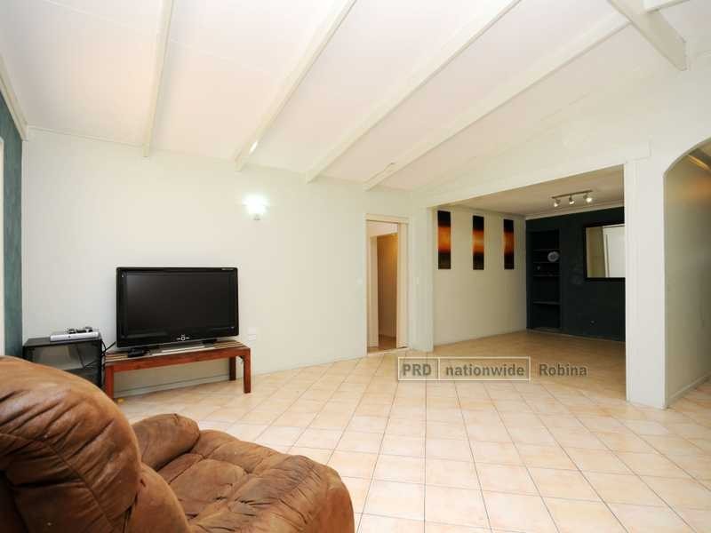 9 Willow Street, Varsity Lakes QLD 4227