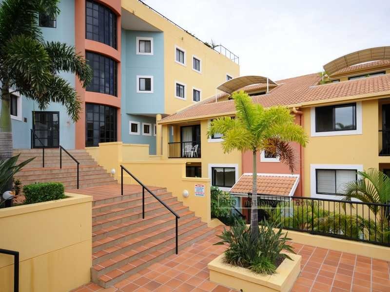 Unit E28/ Great Hall Drive, Miami QLD 4220