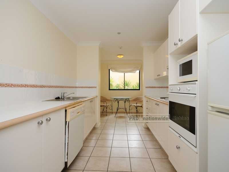 Unit E28/ Great Hall Drive, Miami QLD 4220