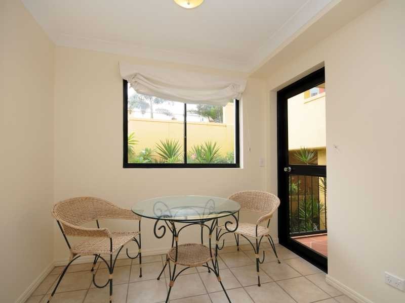 Unit E28/ Great Hall Drive, Miami QLD 4220