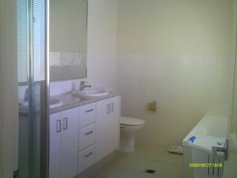 Unit 6/7 Castello Circuit, Varsity Lakes QLD 4227