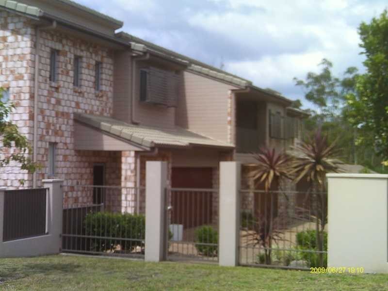 Unit 6/7 Castello Circuit, Varsity Lakes QLD 4227