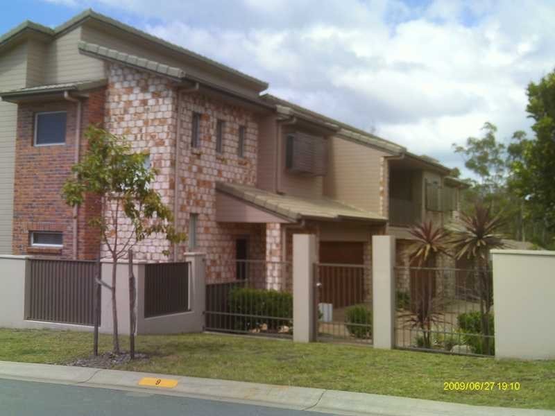 Unit 6/7 Castello Circuit, Varsity Lakes QLD 4227