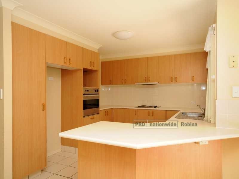 17 Daryl Drive, Varsity Lakes QLD 4227