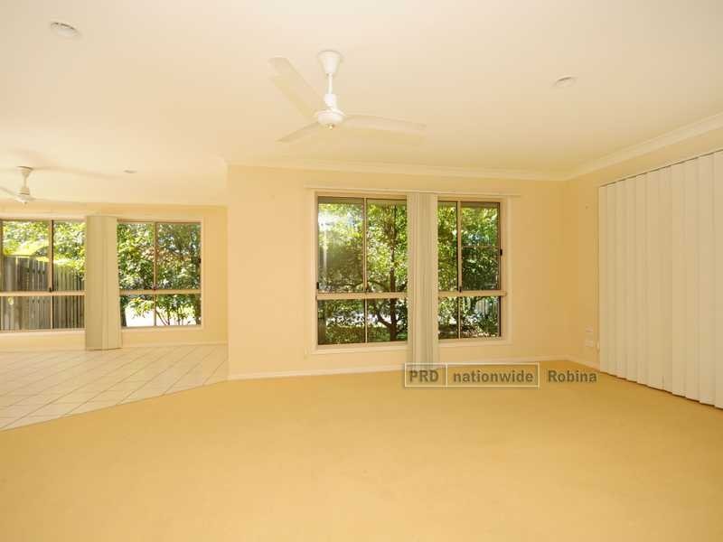 17 Daryl Drive, Varsity Lakes QLD 4227