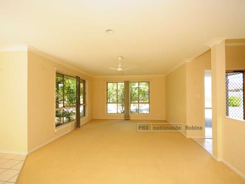 17 Daryl Drive, Varsity Lakes QLD 4227