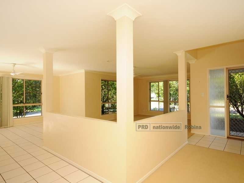 17 Daryl Drive, Varsity Lakes QLD 4227