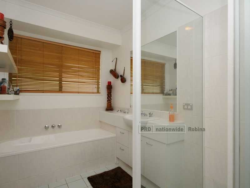 20 Dunedin Close, Merrimac QLD 4226