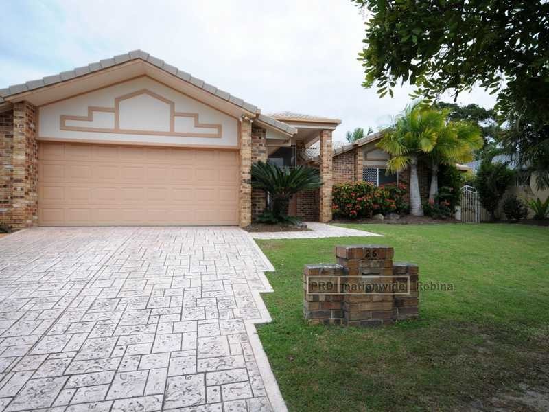 26 Clipper Boulevarde, Clear Island Waters QLD 4226