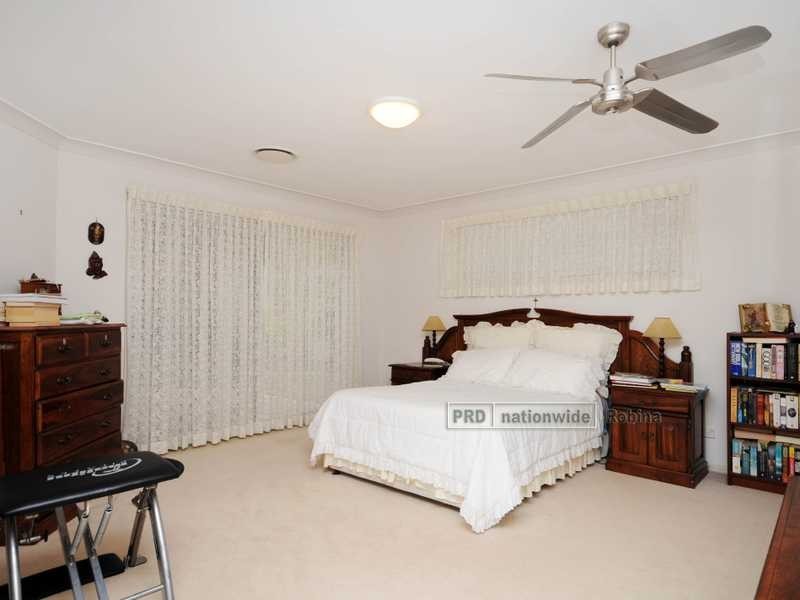 26 Clipper Boulevarde, Clear Island Waters QLD 4226