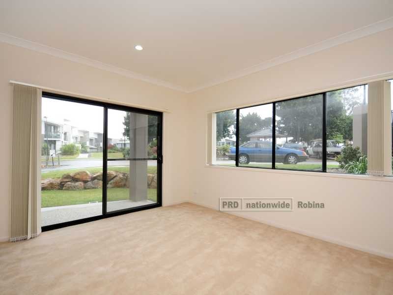 1/58 Azzurra Drive, Varsity Lakes QLD 4227