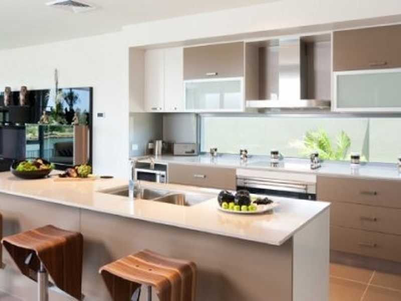 5072 Emerald Islands Drive, Carrara QLD 4211