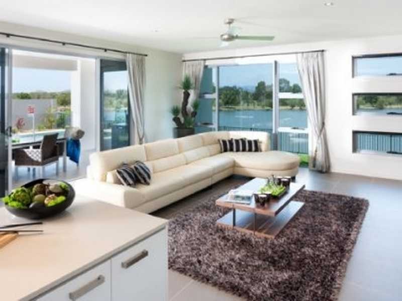 5072 Emerald Islands Drive, Carrara QLD 4211