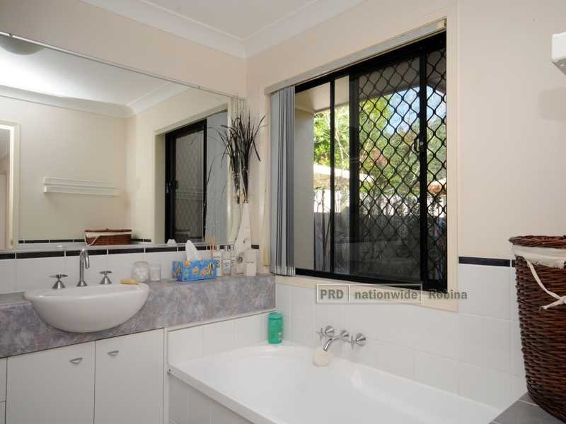 30 Keegan Circuit, Currumbin QLD 4223