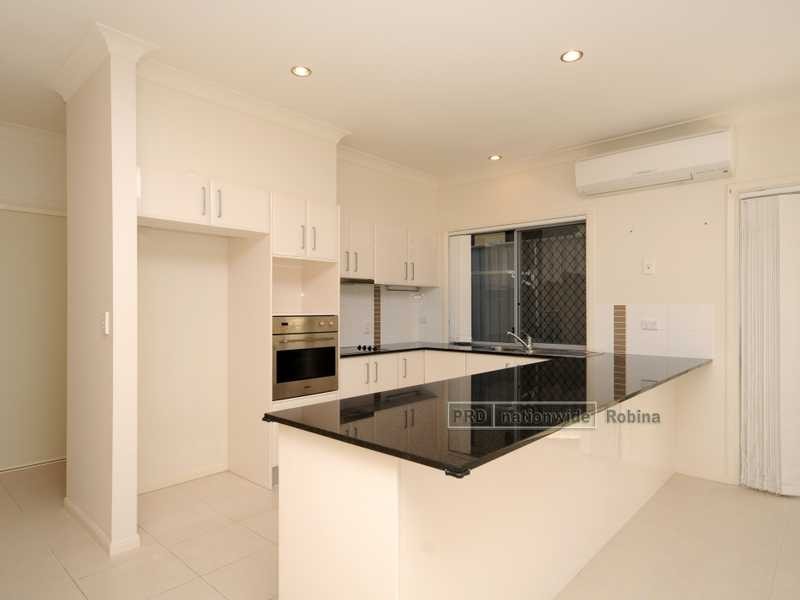 Unit 4/7 Castello Circuit, Varsity Lakes QLD 4227