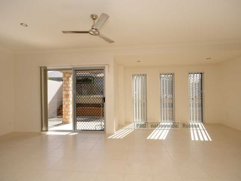 Unit 4/7 Castello Circuit, Varsity Lakes QLD 4227