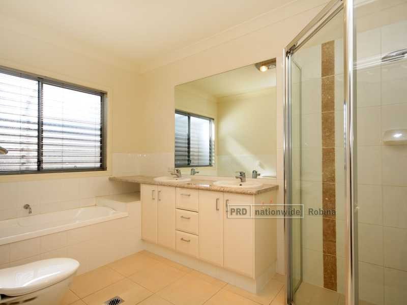 Unit 4/7 Castello Circuit, Varsity Lakes QLD 4227