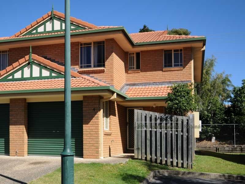 Unit 4/98 Old Coach Rd, Mudgeeraba QLD 4213