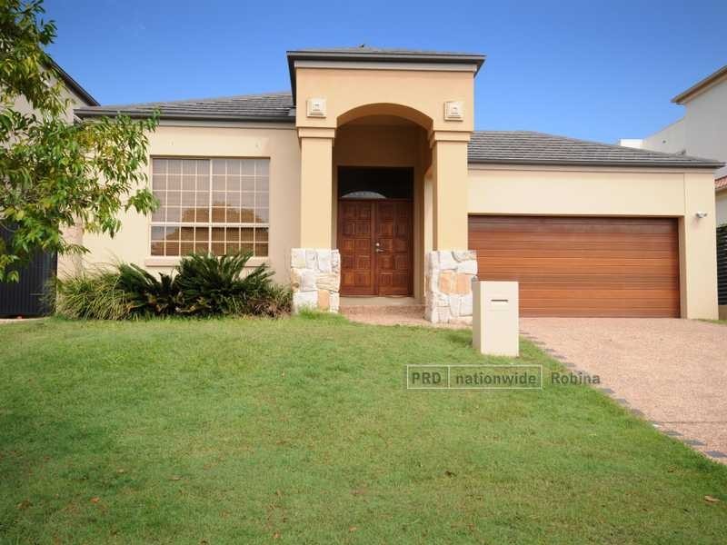 7 Tindari Place, Varsity Lakes QLD 4227