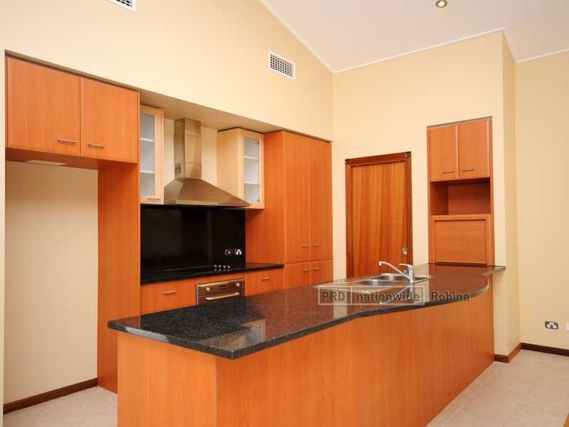 7 Tindari Place, Varsity Lakes QLD 4227