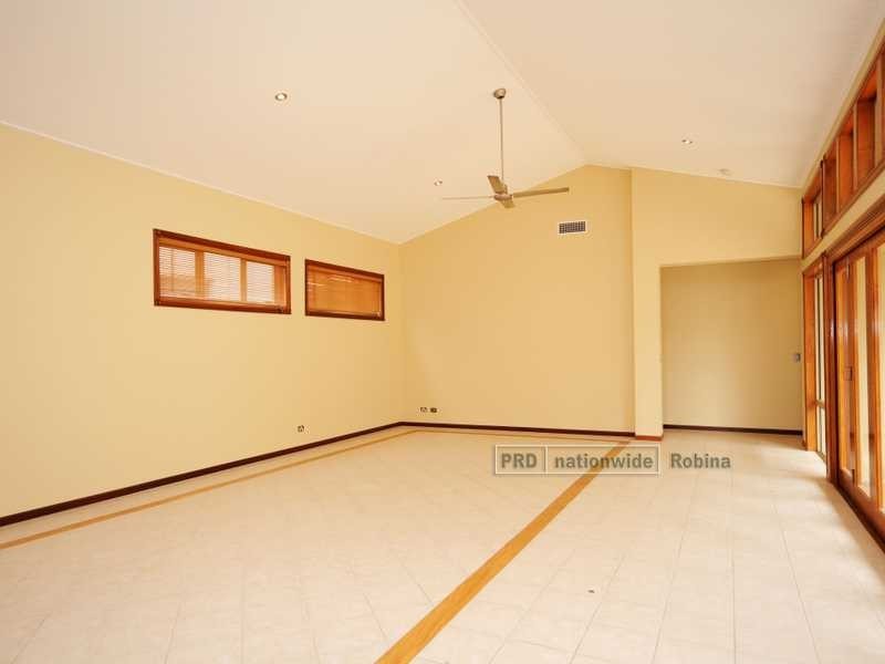 7 Tindari Place, Varsity Lakes QLD 4227