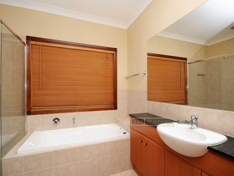 7 Tindari Place, Varsity Lakes QLD 4227