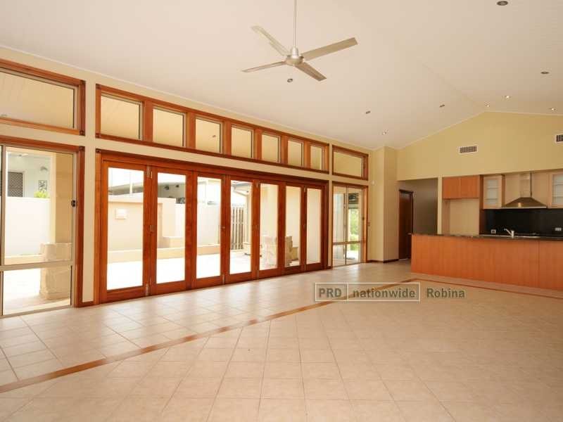 7 Tindari Place, Varsity Lakes QLD 4227