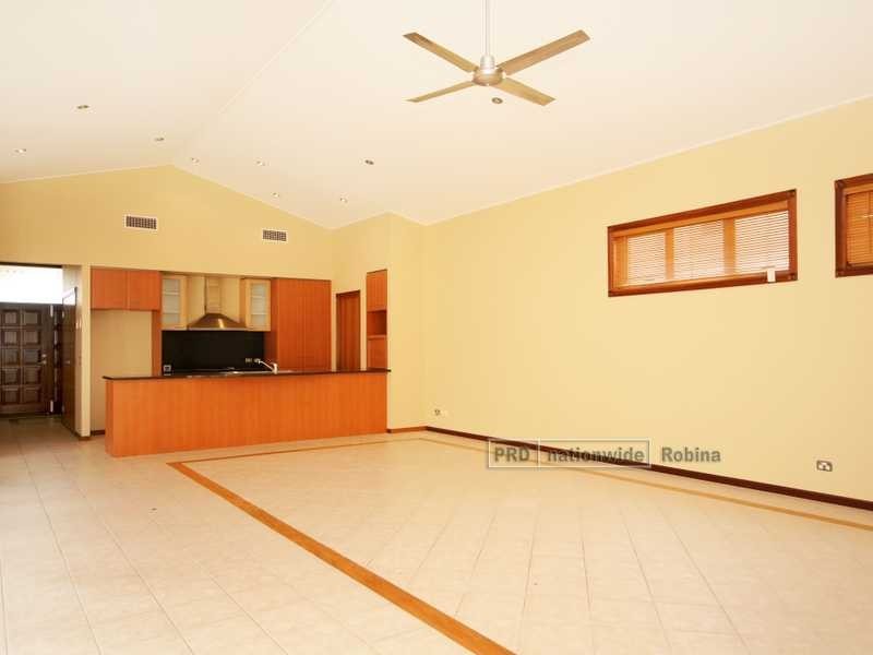 7 Tindari Place, Varsity Lakes QLD 4227