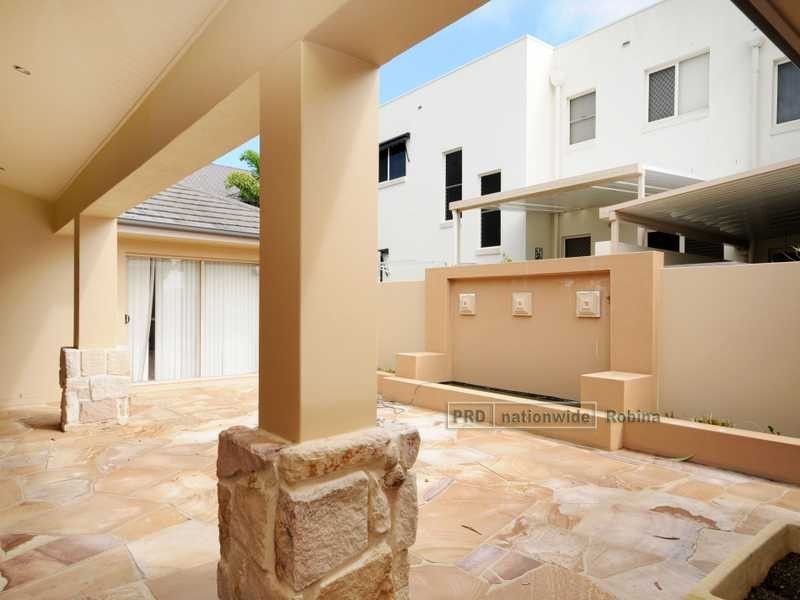 7 Tindari Place, Varsity Lakes QLD 4227