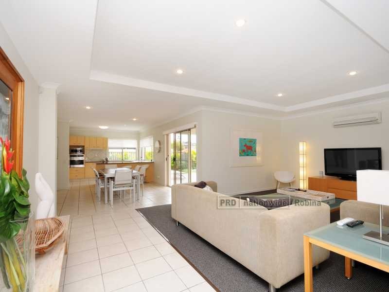 32 Nardoo Street, Robina QLD 4226