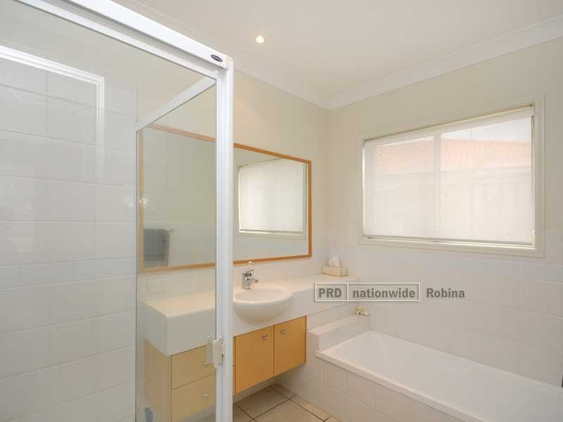 32 Nardoo Street, Robina QLD 4226