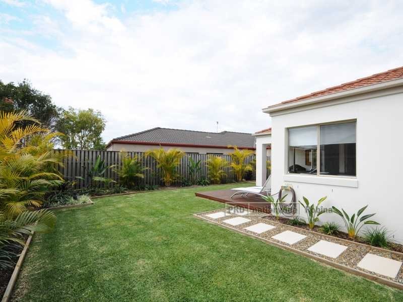 32 Nardoo Street, Robina QLD 4226