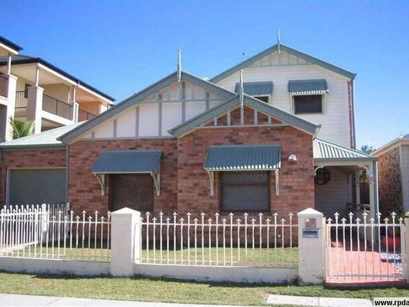 6 Tourangeau Crescent, Varsity Lakes QLD 4227