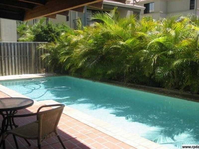 6 Tourangeau Crescent, Varsity Lakes QLD 4227