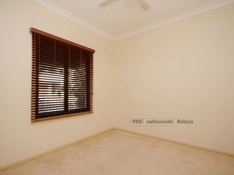 4 Waimea Drive, Varsity Lakes QLD 4227