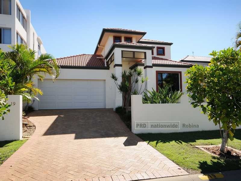 19 Winton Terrace, Varsity Lakes QLD 4227