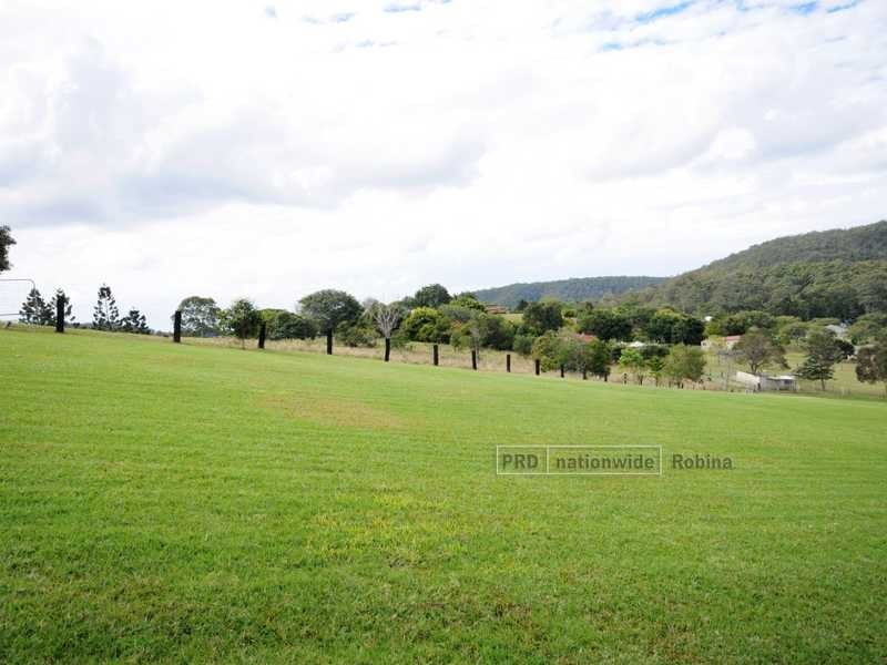 405 Bonogin Rd, Bonogin QLD 4213