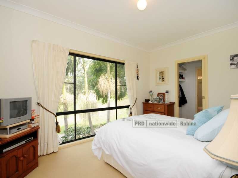 405 Bonogin Rd, Bonogin QLD 4213