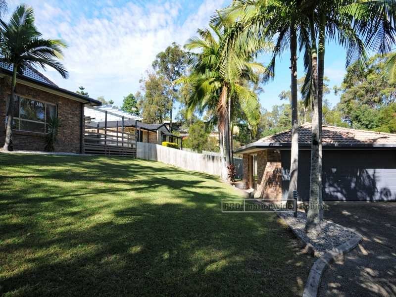 2 Kilburn Street, Robina QLD 4226